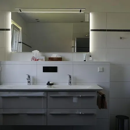 בית נופש In With Sauna *